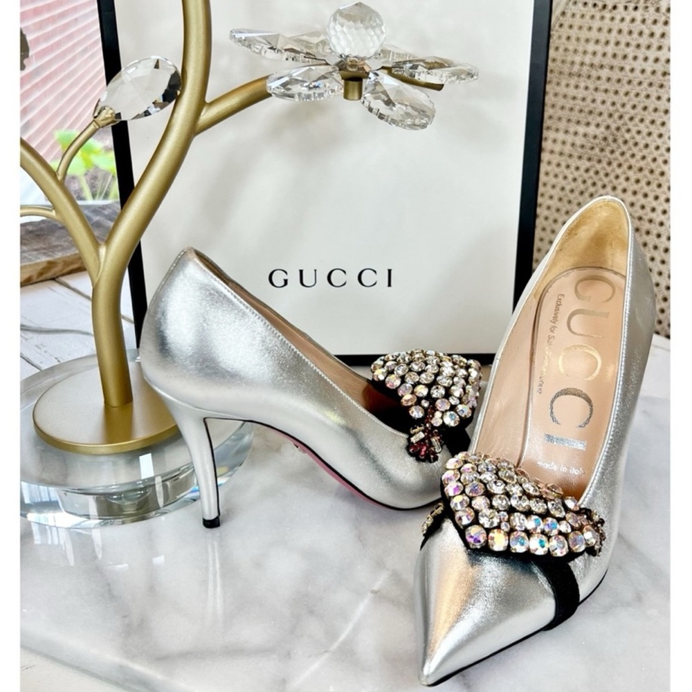 Gucci “Virginia Heart 95 mm Heart” Silver Leather Pumps